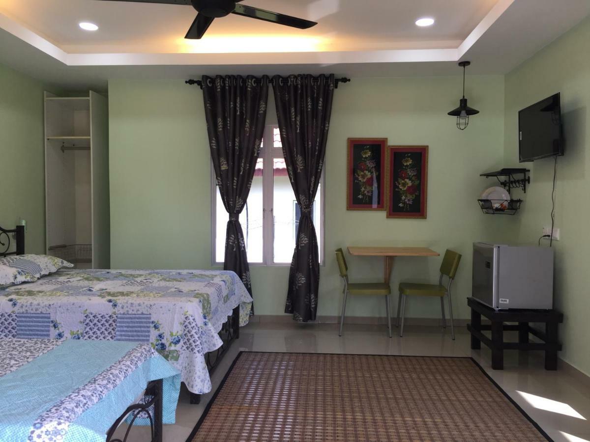 Muslimah Homestay Rumah Melaka Exterior photo